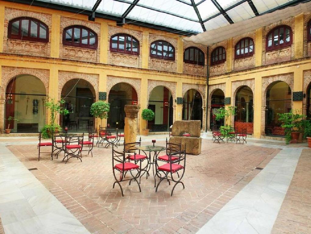 Hotel Alcazar De La Reina Carmona  Exterior photo
