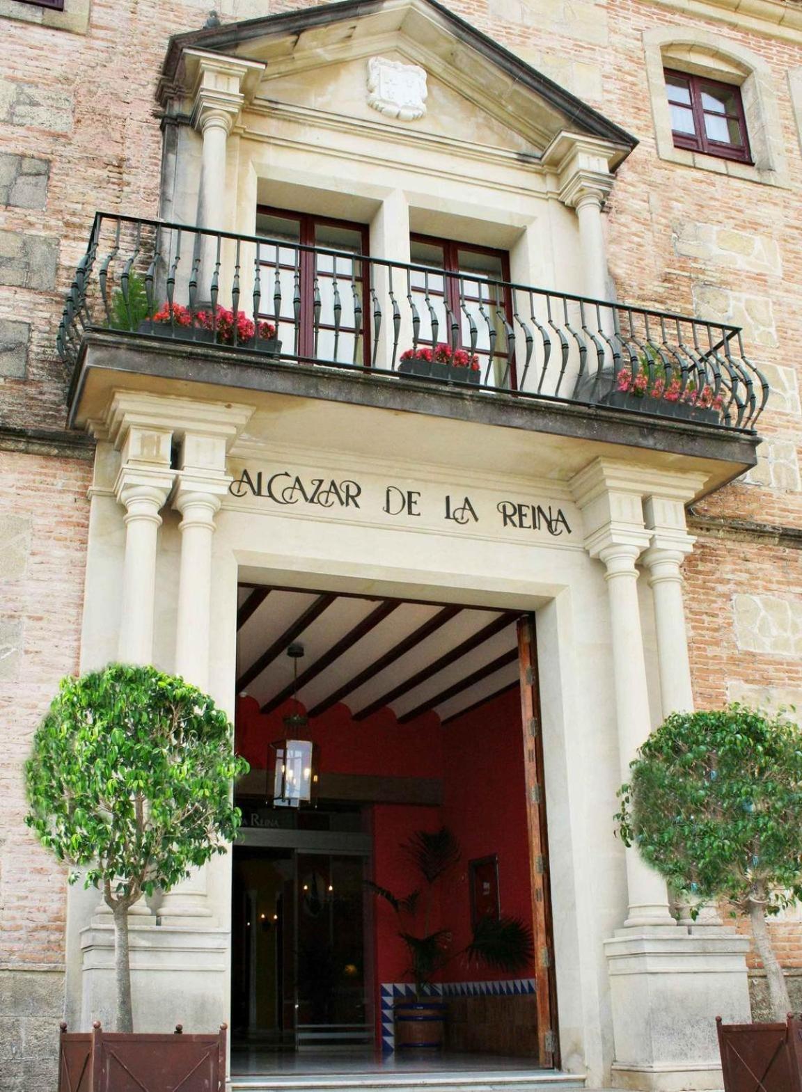 Hotel Alcazar De La Reina Carmona  Exterior photo